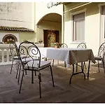 Bed & Breakfast Flu 3*